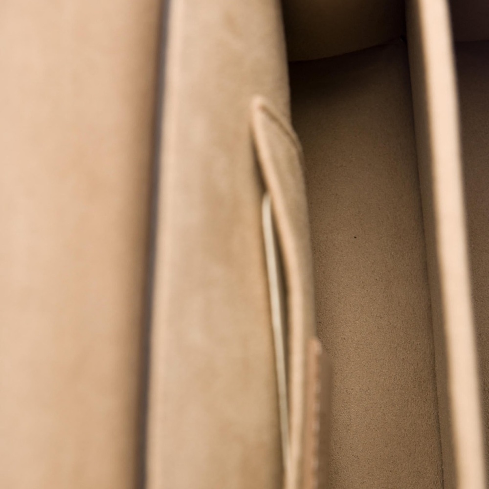 Fendi Kan Shoulder Bag - Picture 5 of 5